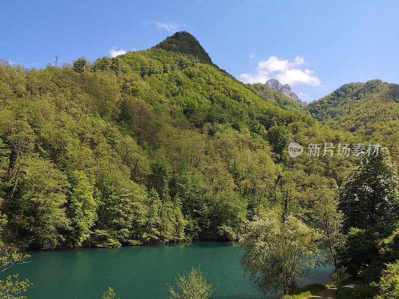 老人Isola, Apuan Alps，卢卡省